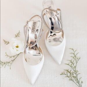 Badgley Mischka wedding shoes size 8, worn once. very comfortable!!!